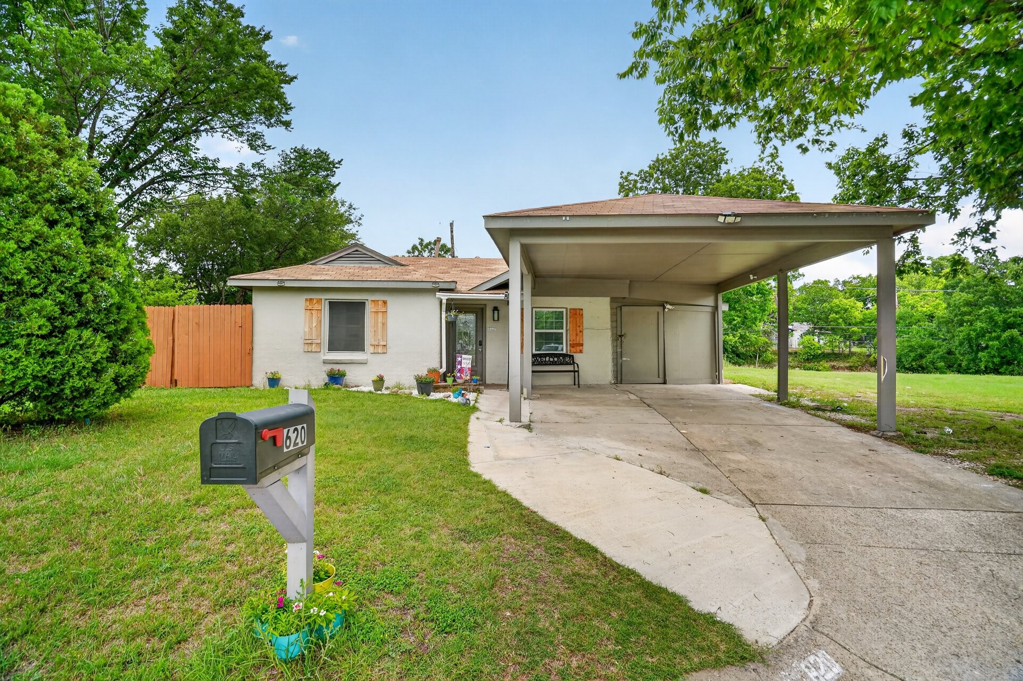 620 S Redford Lane White Settlement TX 76108