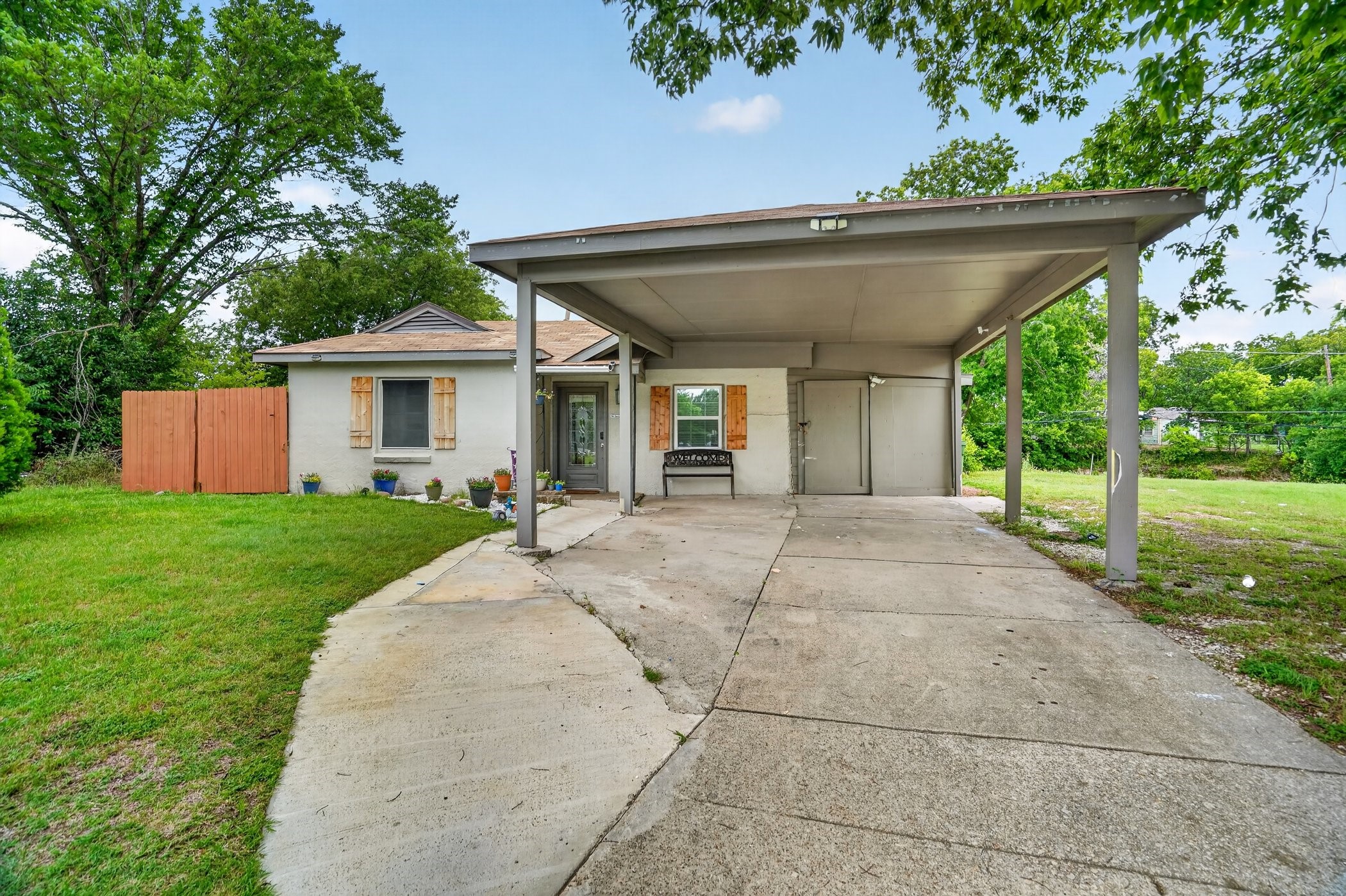 620 S Redford Lane White Settlement TX 76108