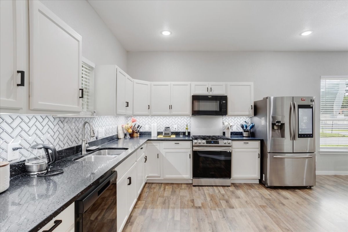 721 Maple Street Bonham TX 75418