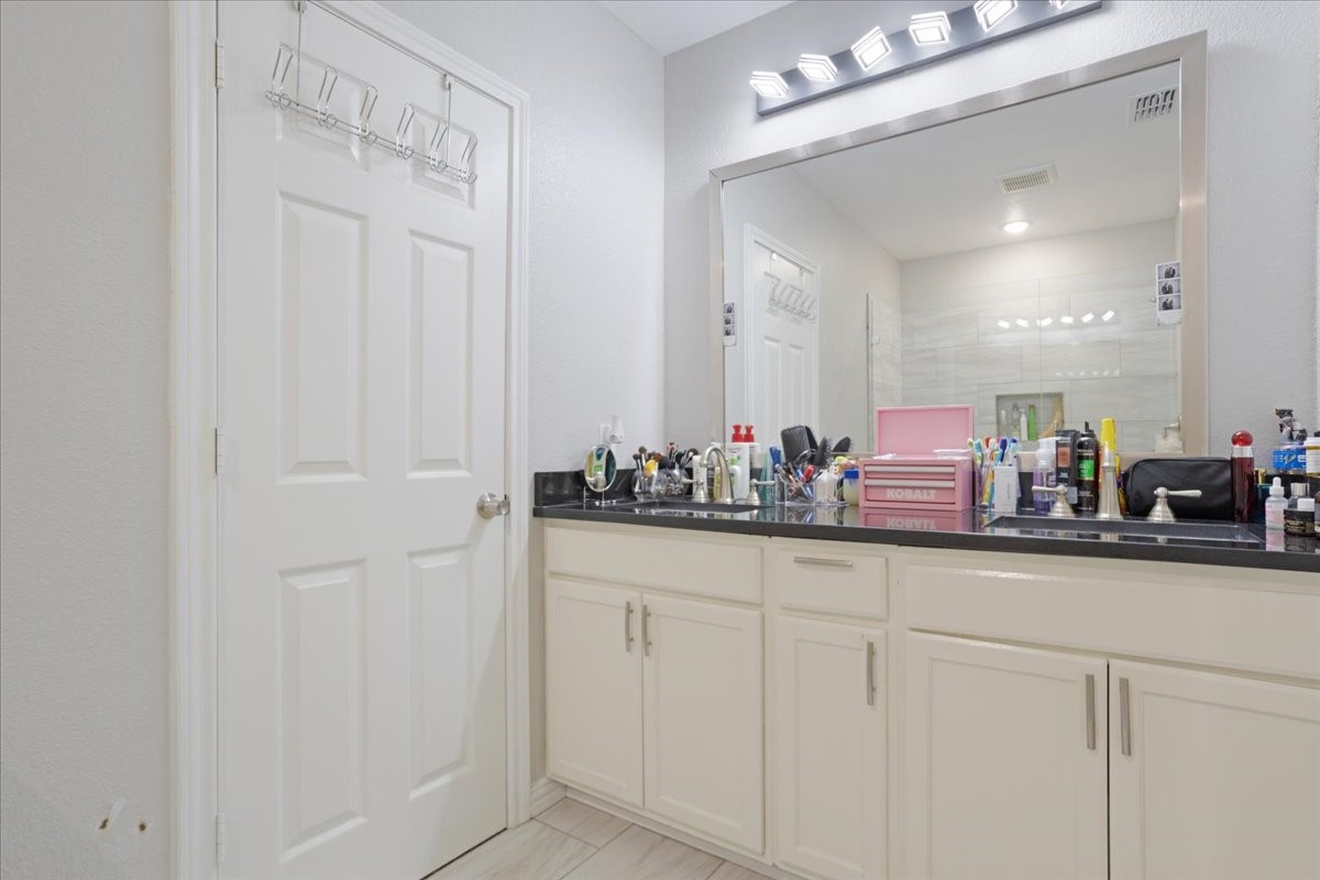 721 Maple Street Bonham TX 75418