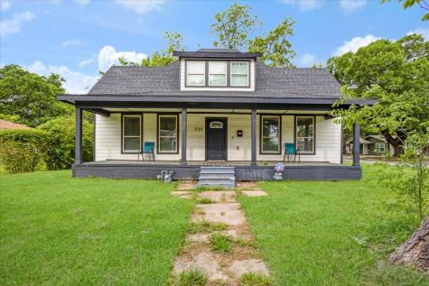 721 Maple Street Bonham TX 75418