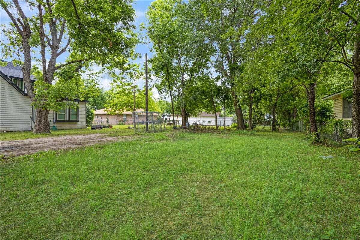 721 Maple Street Bonham TX 75418