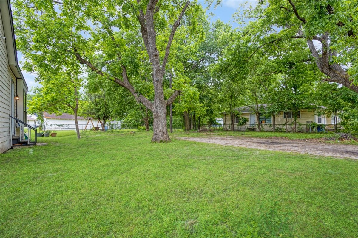 721 Maple Street Bonham TX 75418