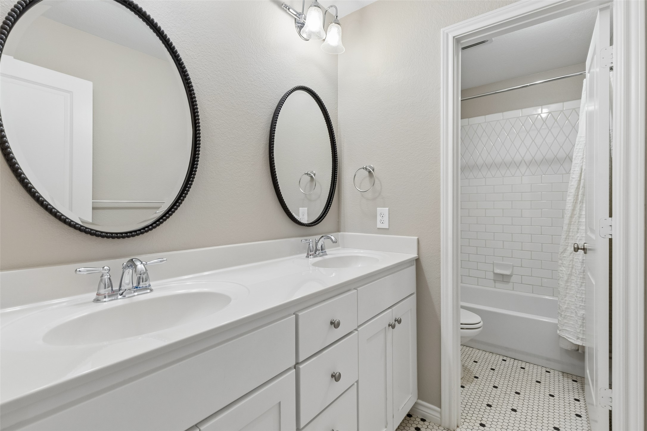 4713 Pershing Avenue Fort Worth TX 76107