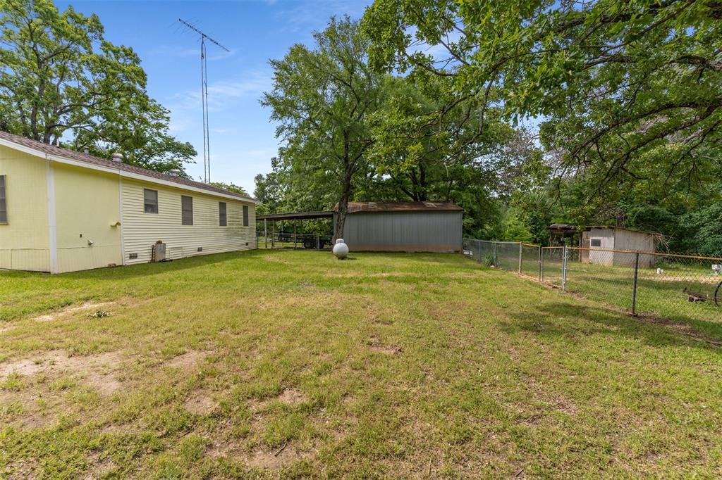 6111 County Road 2610 Bonham TX 75418