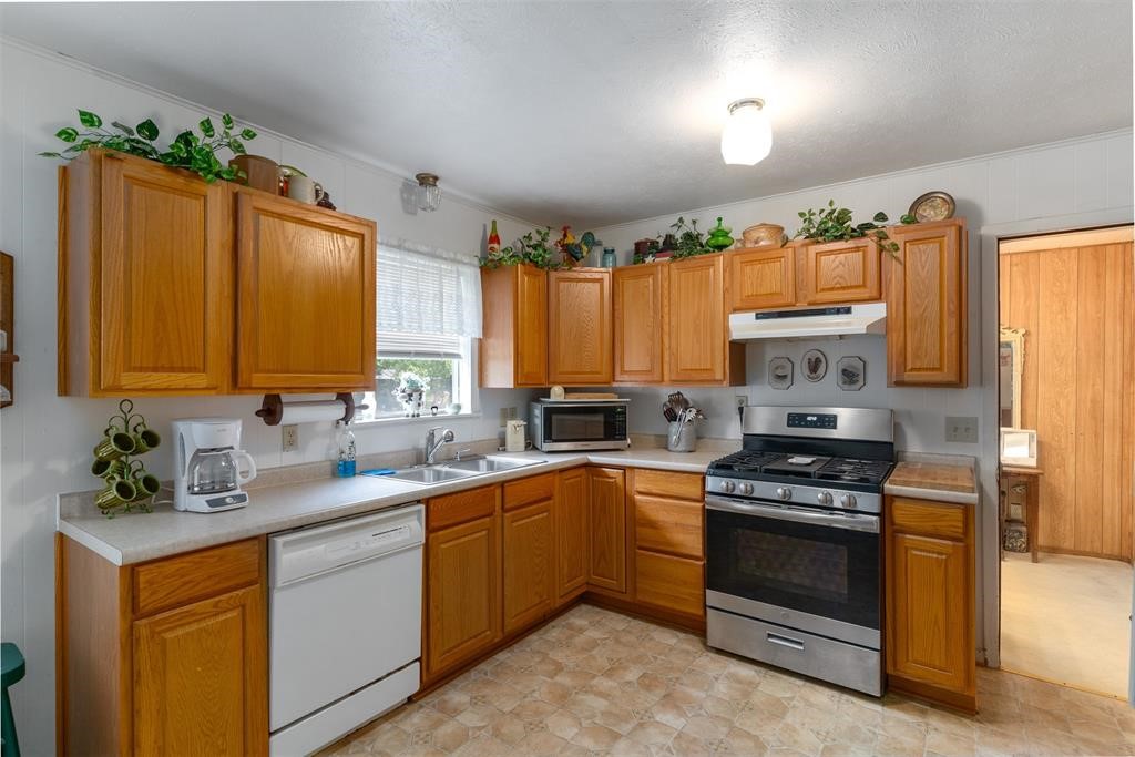6111 County Road 2610 Bonham TX 75418
