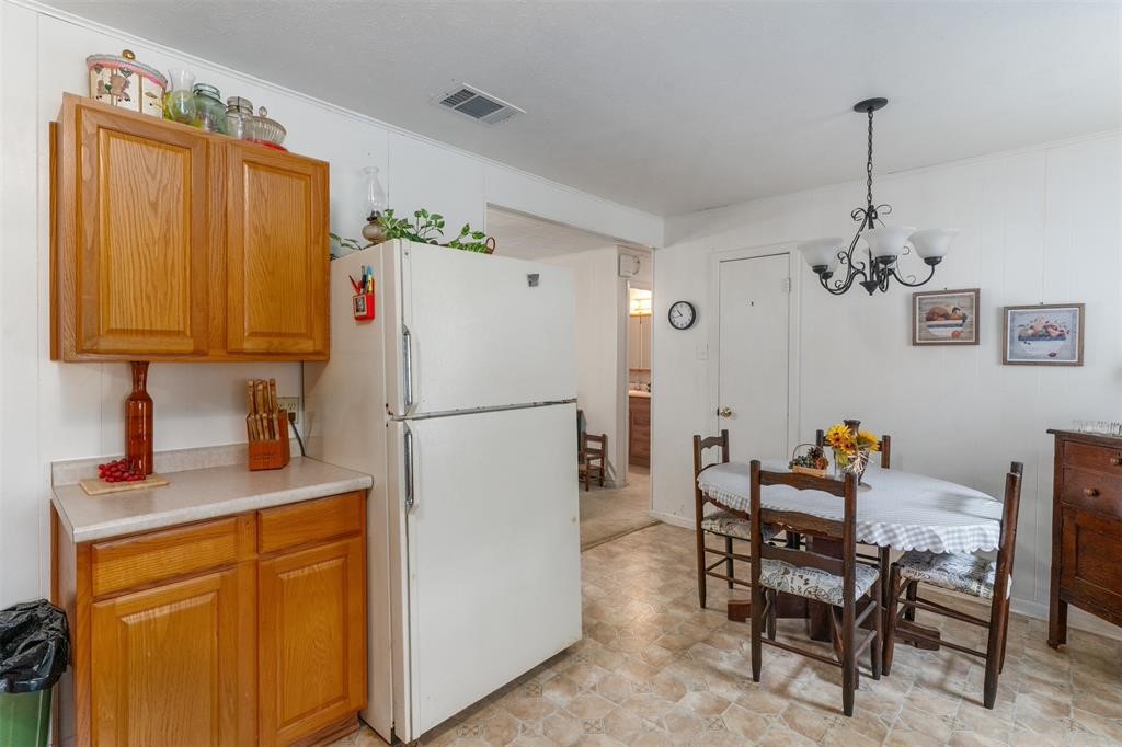 6111 County Road 2610 Bonham TX 75418