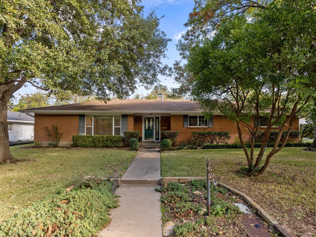 4344 Selkirk Drive W Fort Worth TX 76109