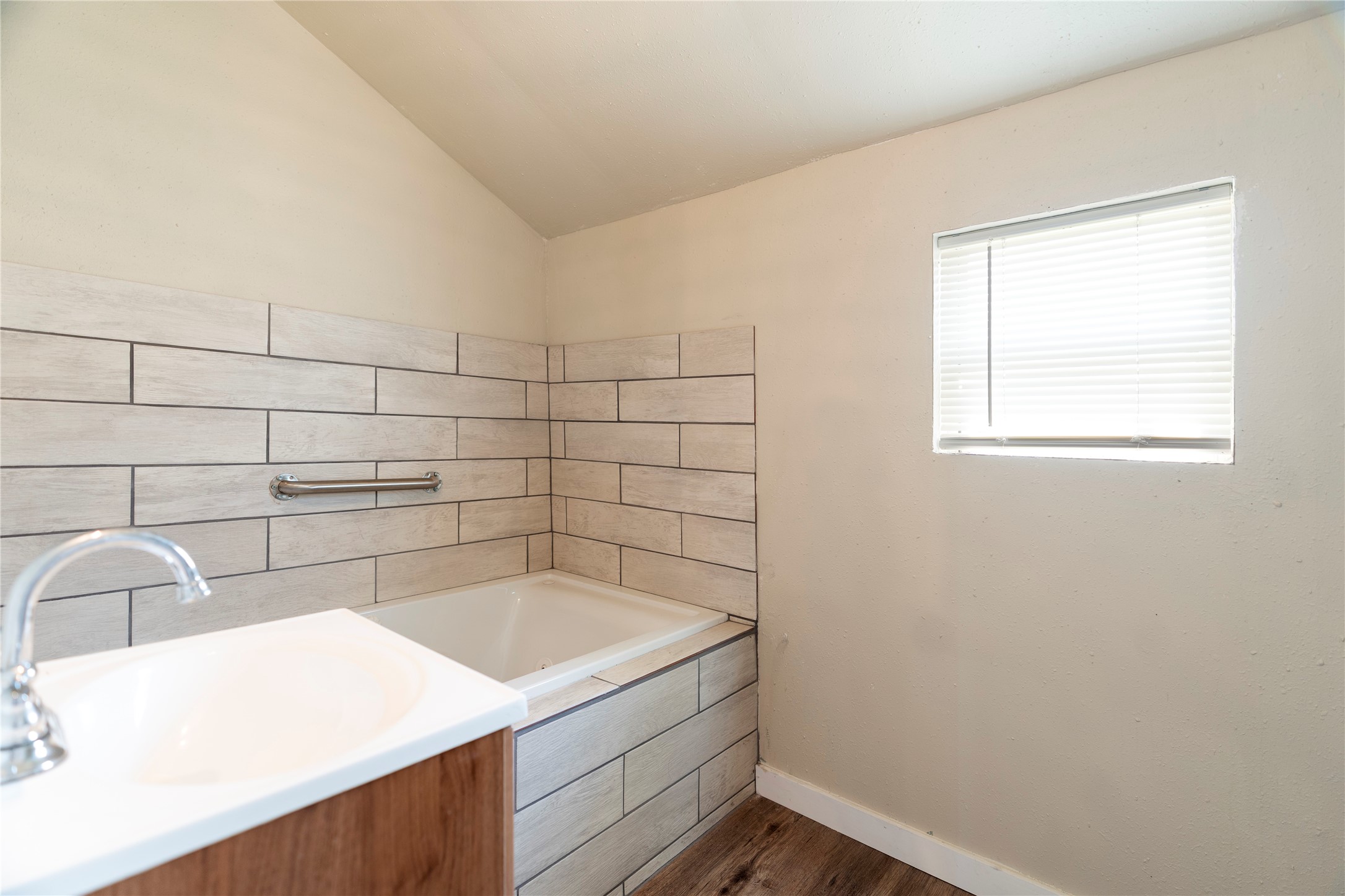 300 S Wall Street Itasca TX 76055