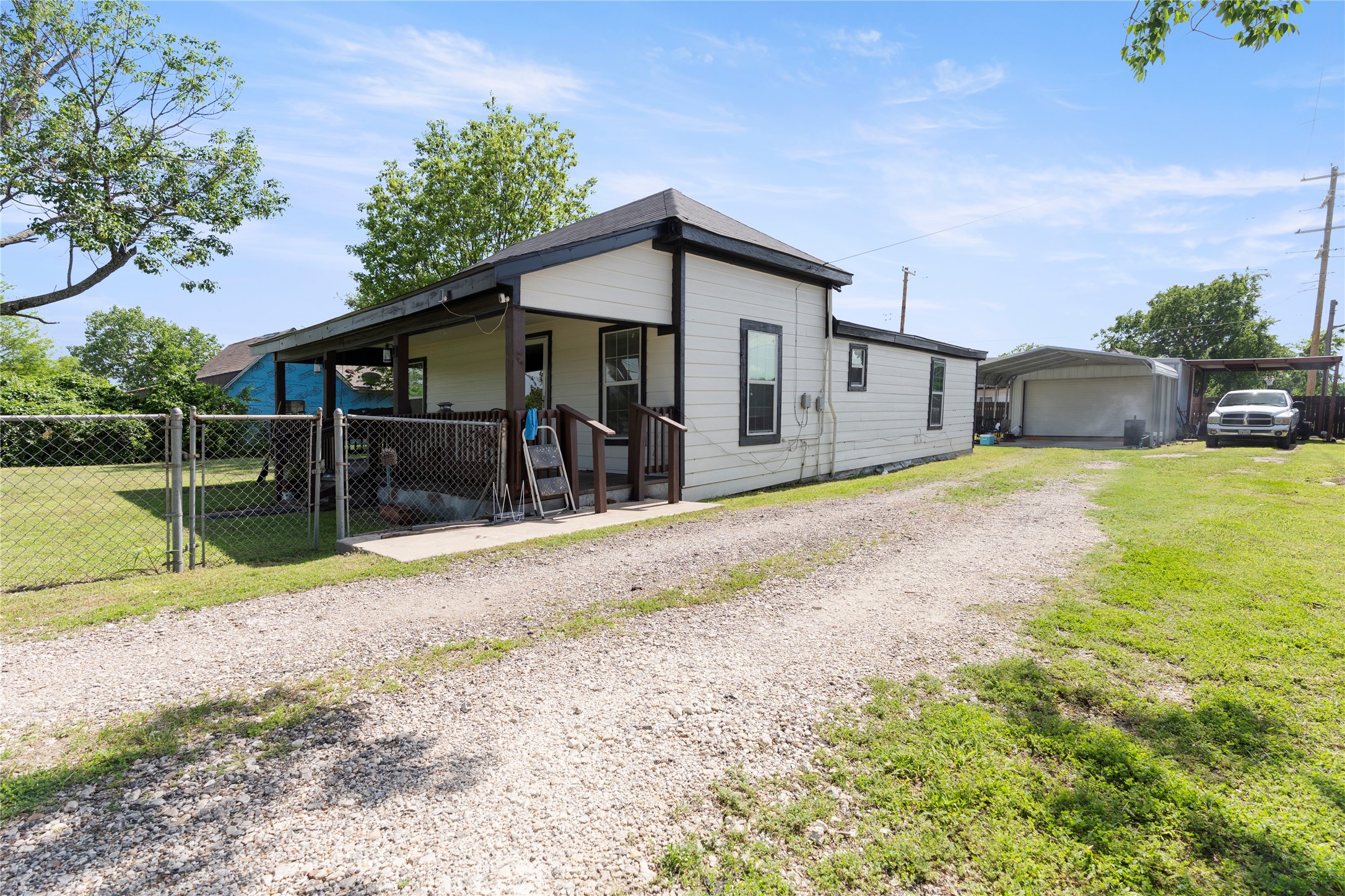 300 S Wall Street Itasca TX 76055