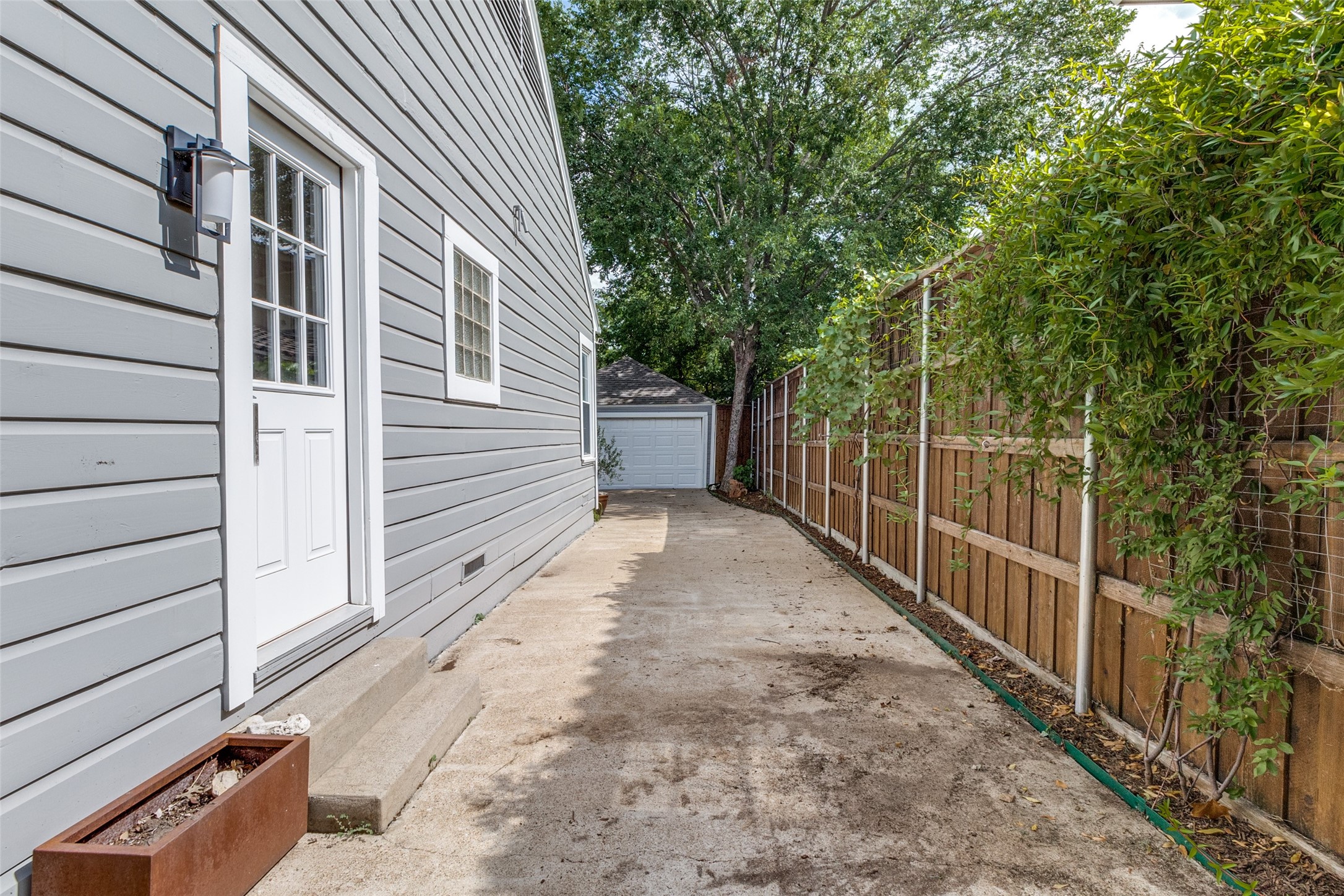 5730 Kenwood Avenue Dallas TX 75206