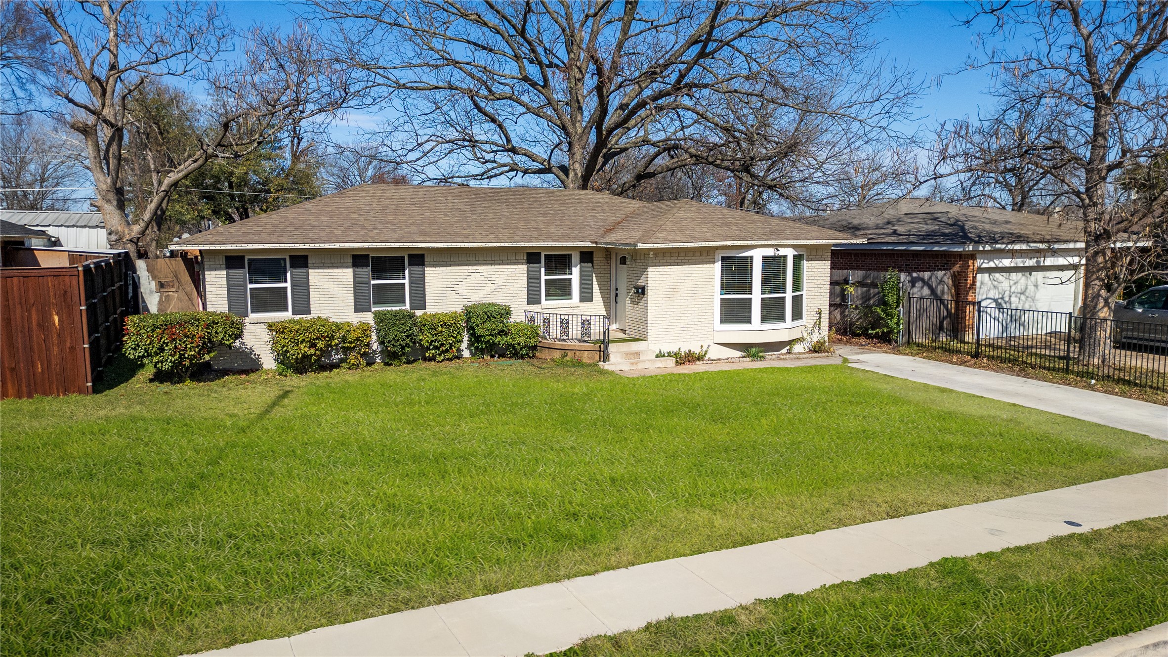 9255 Palisade Drive Dallas TX 75217