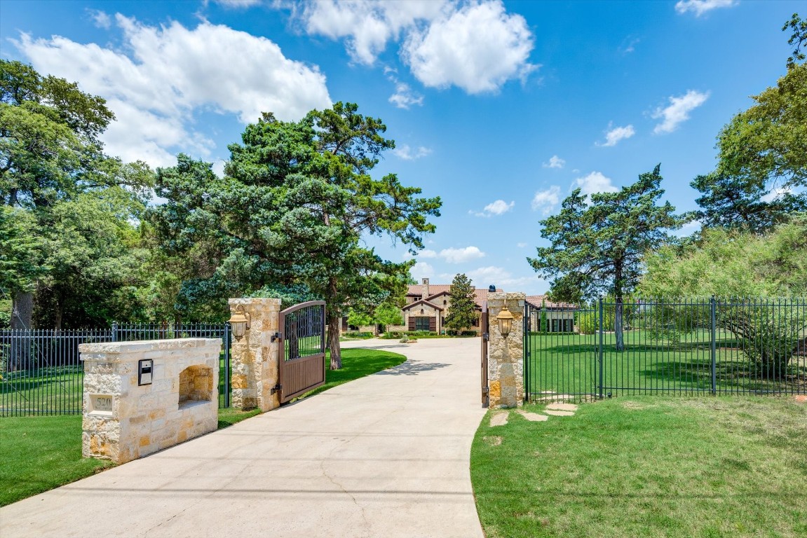 520 W Highland Street Southlake TX 76092