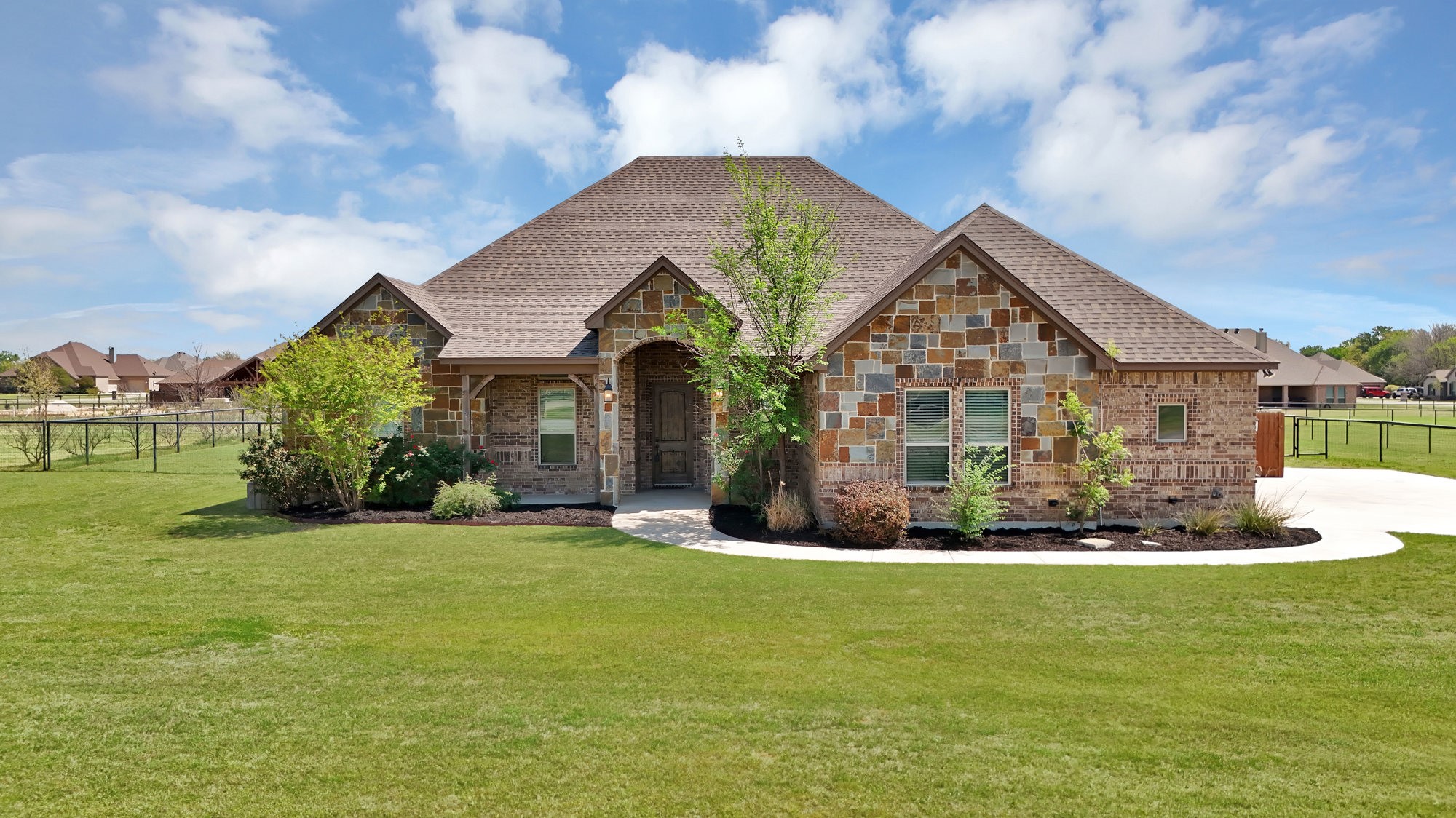 404 Spring Valley Road Weatherford TX 76087