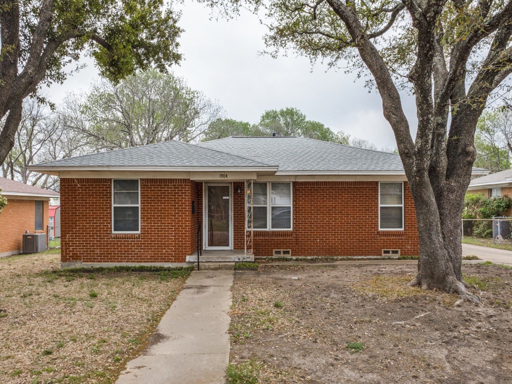 1904 N College Street Mckinney TX 75069