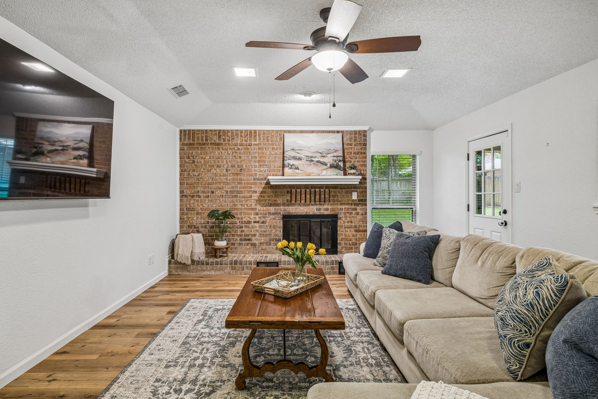 232 NE Shady Oaks Drive Burleson TX 76028