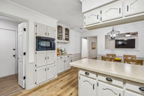 232 NE Shady Oaks Drive Burleson TX 76028