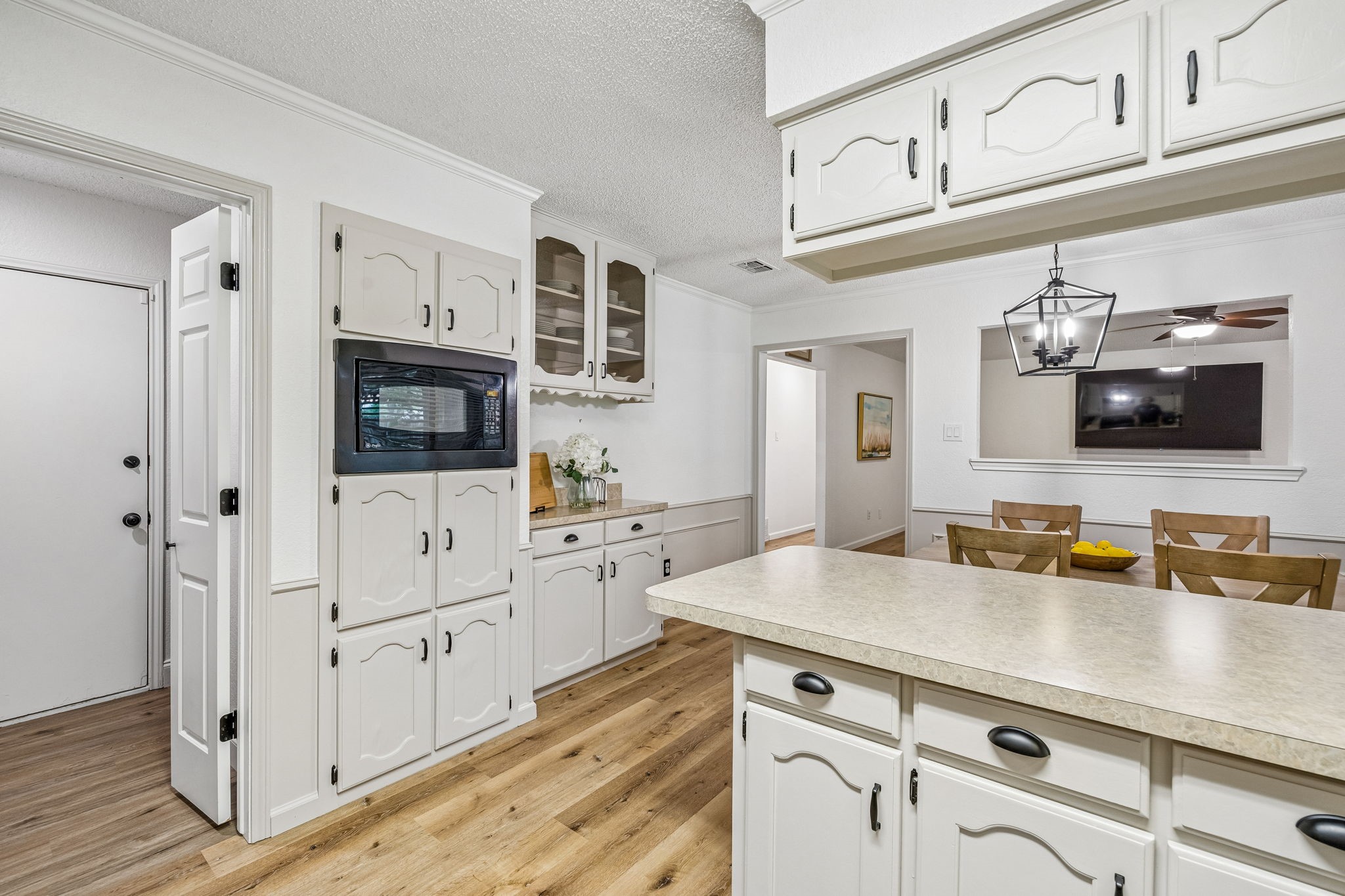 232 NE Shady Oaks Drive Burleson TX 76028