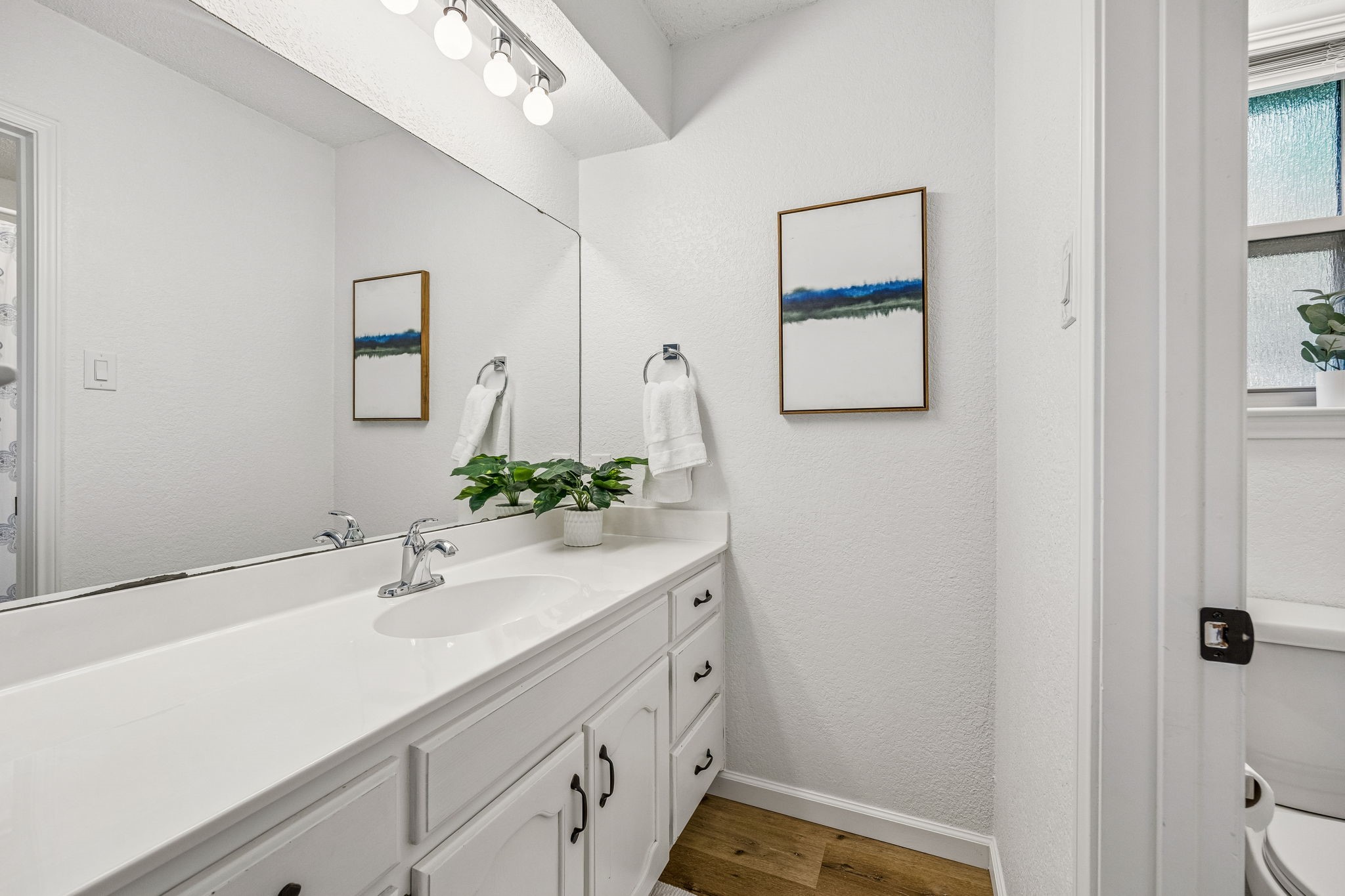 232 NE Shady Oaks Drive Burleson TX 76028