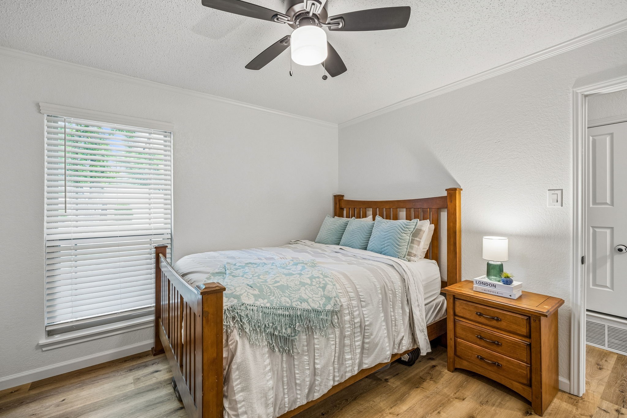 232 NE Shady Oaks Drive Burleson TX 76028