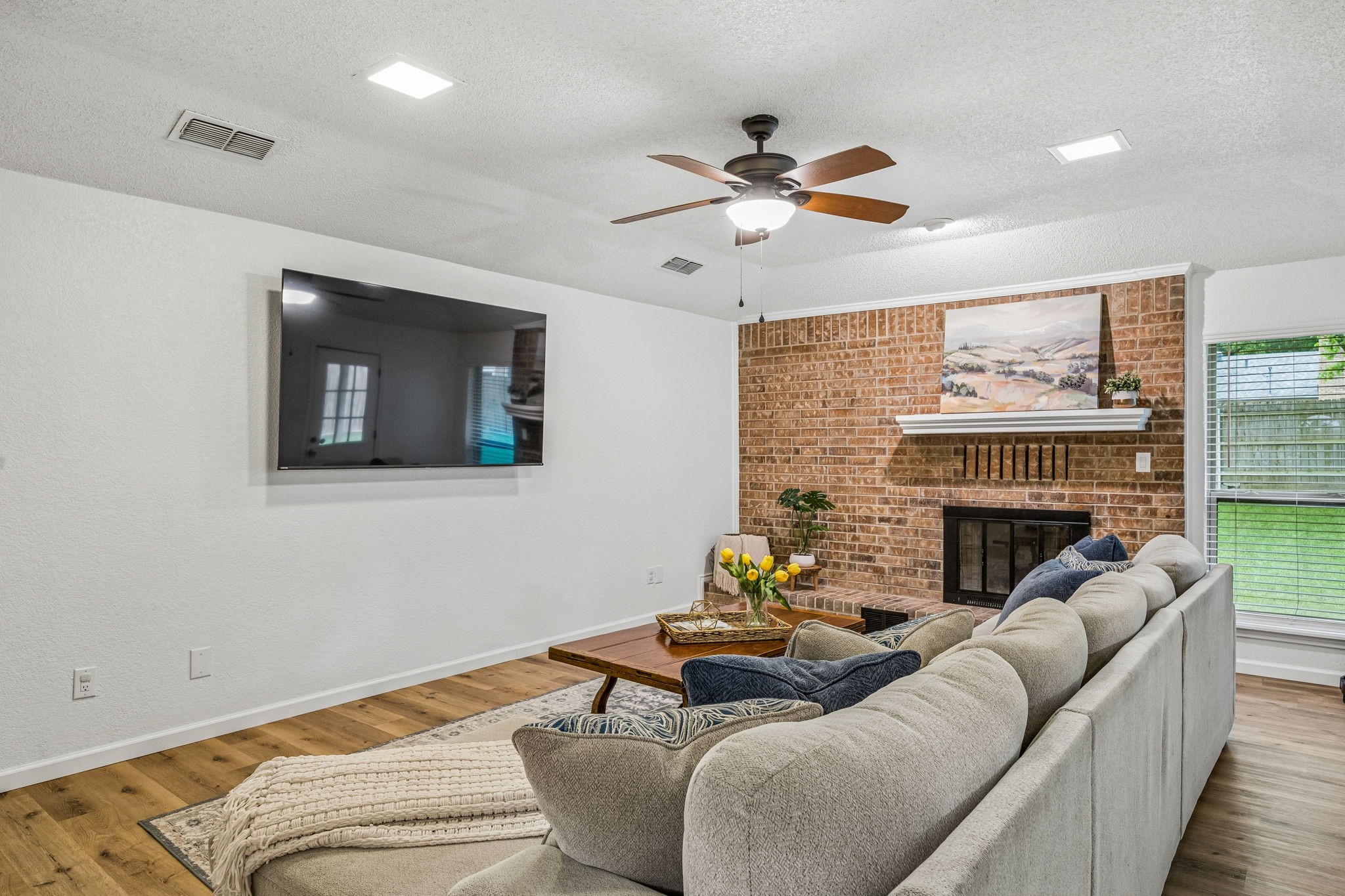 232 NE Shady Oaks Drive Burleson TX 76028