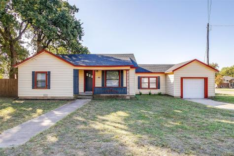229 W 3rd Street Springtown TX 76082
