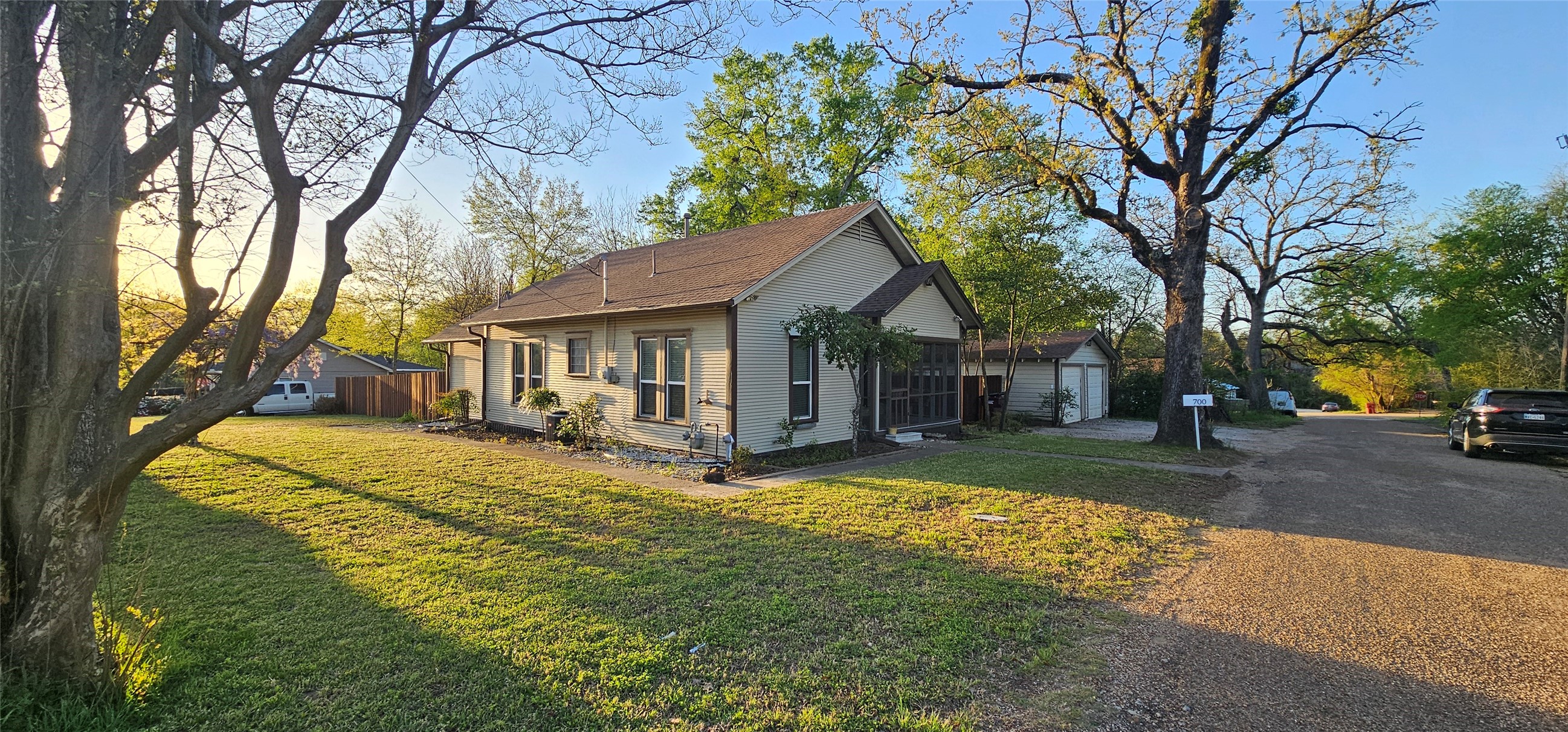 700 S Live Oak Street Canton TX 75103