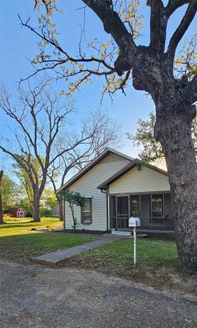 700 S Live Oak Street Canton TX 75103