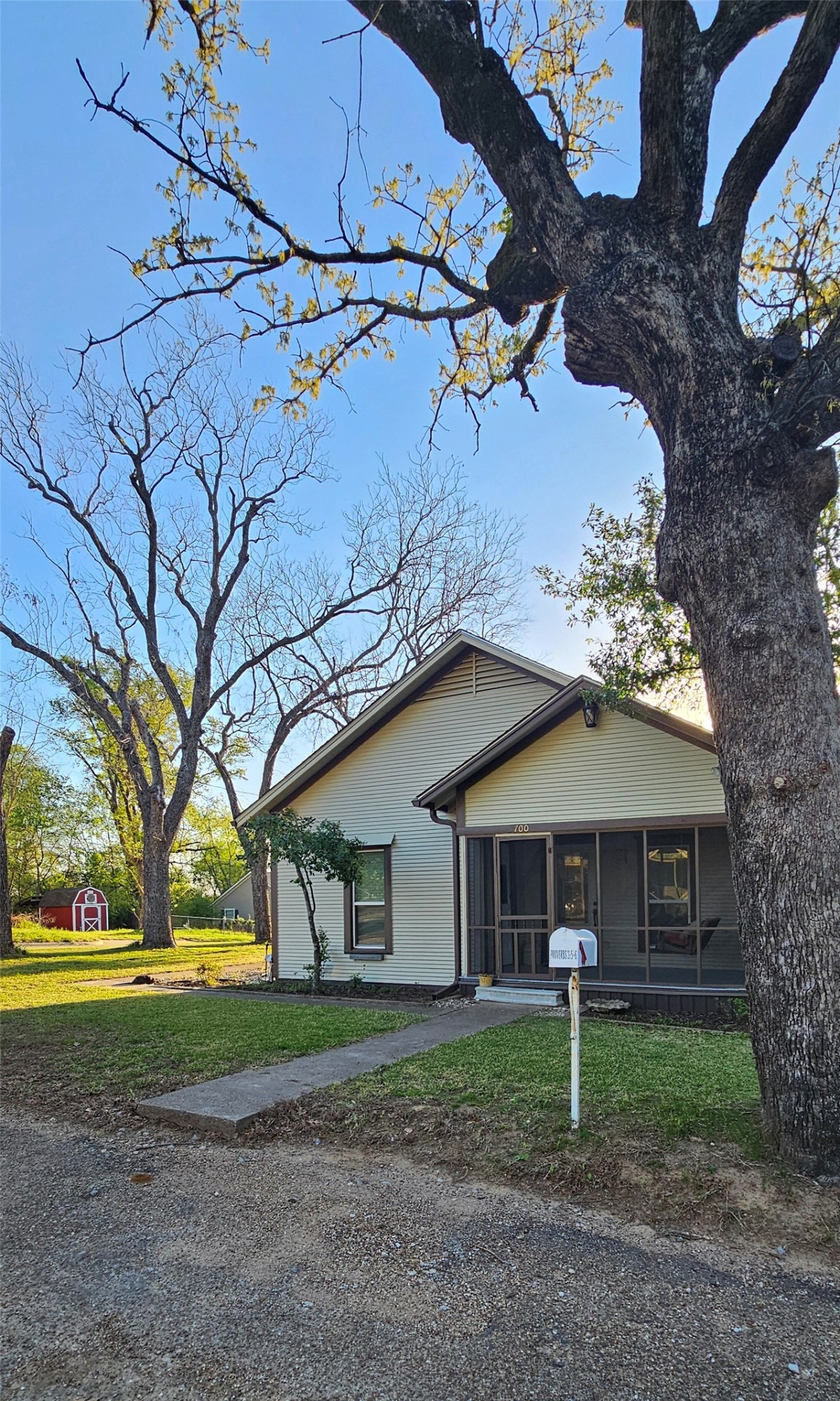 700 S Live Oak Street Canton TX 75103