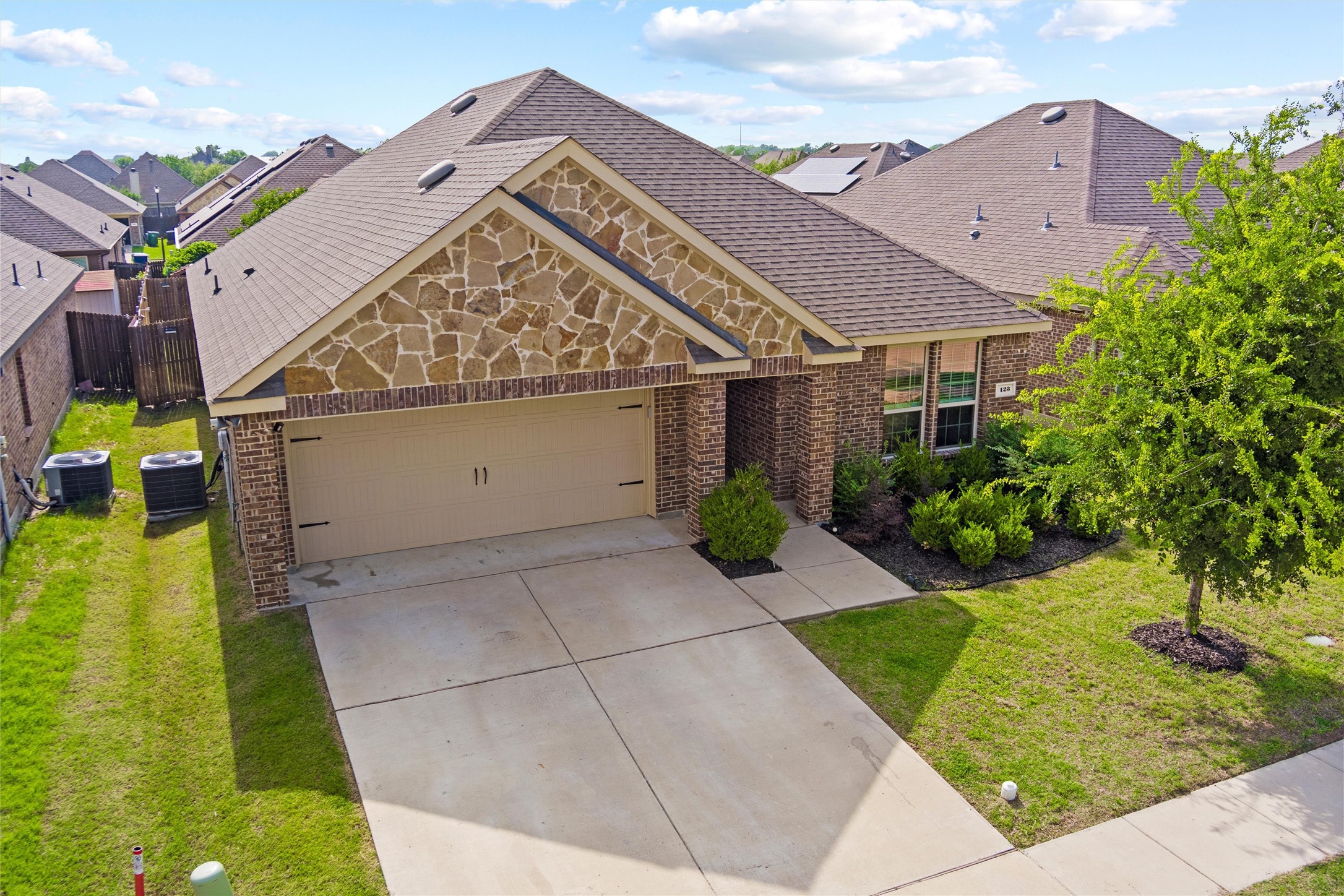 123 Arborside Drive Waxahachie TX 75165