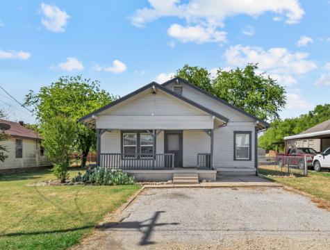 117 W Huffman Street Krum TX 76249