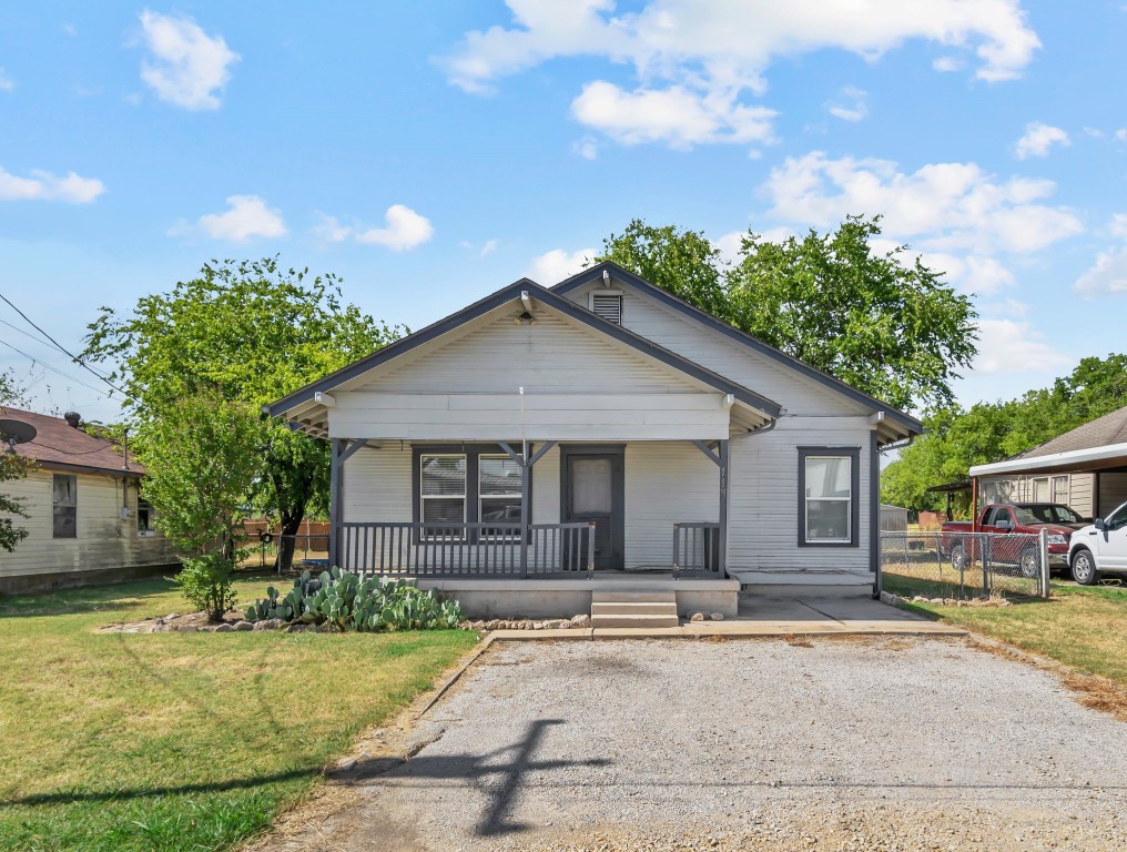 117 W Huffman Street Krum TX 76249
