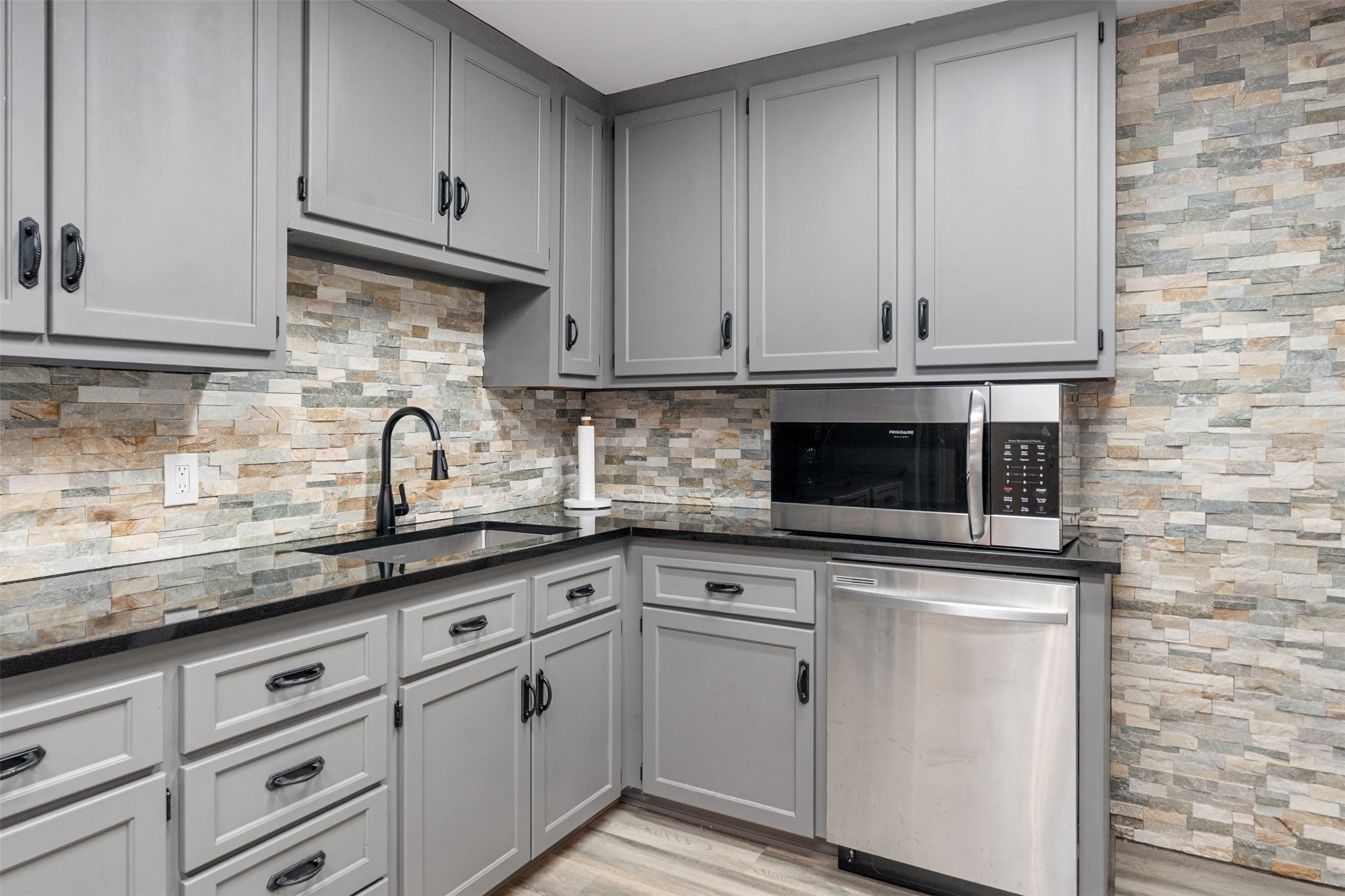 1327 Whispering Springs Drive Tool TX 75143