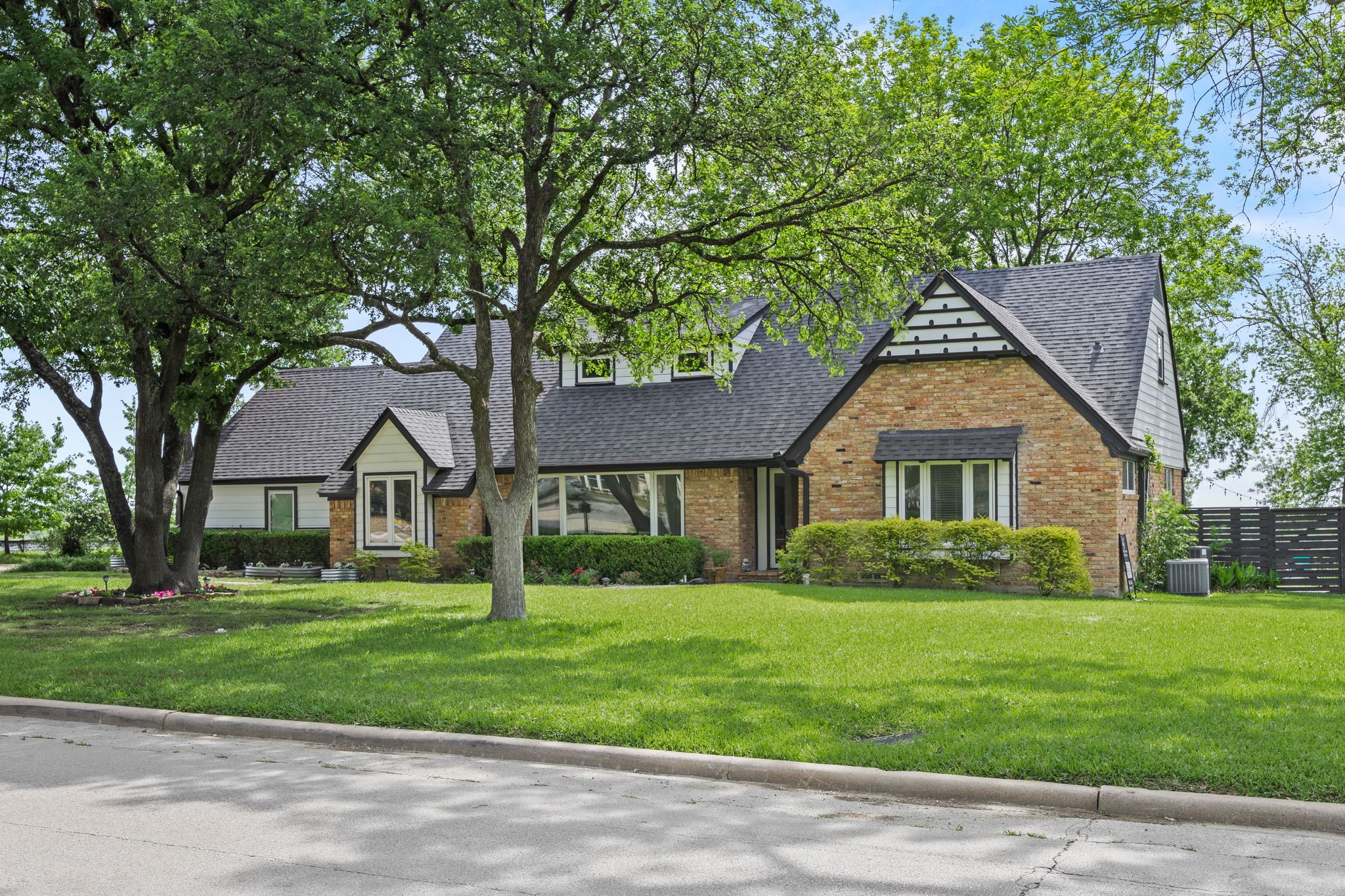 3010 S Country Club Road Garland TX 75043