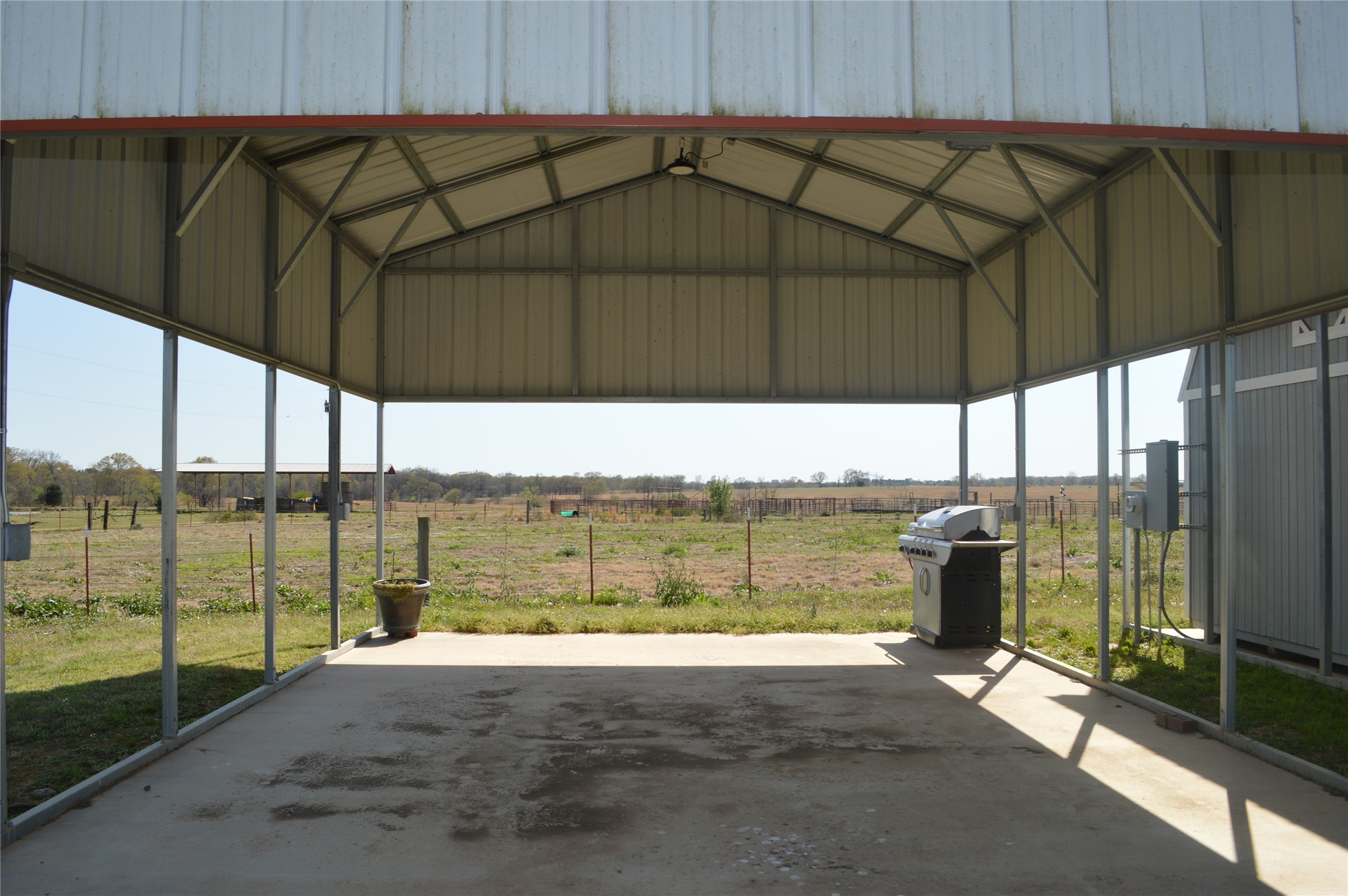 17293 Us Highway 82 W Avery TX 75554