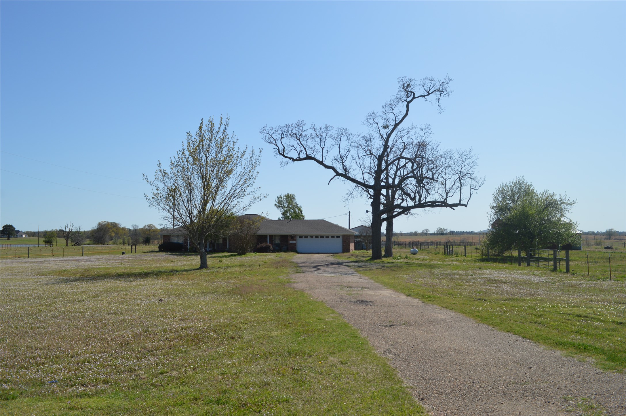 17293 Us Highway 82 W Avery TX 75554