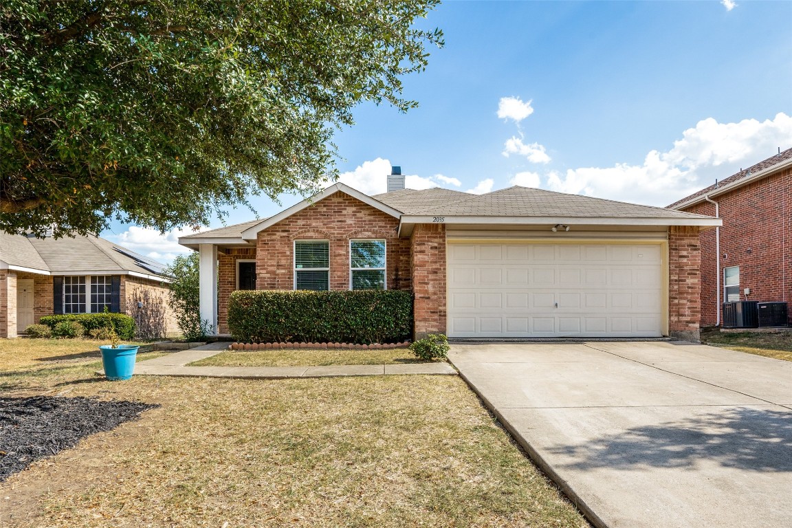 2035 Kalgary Lane Grand Prairie TX 75052