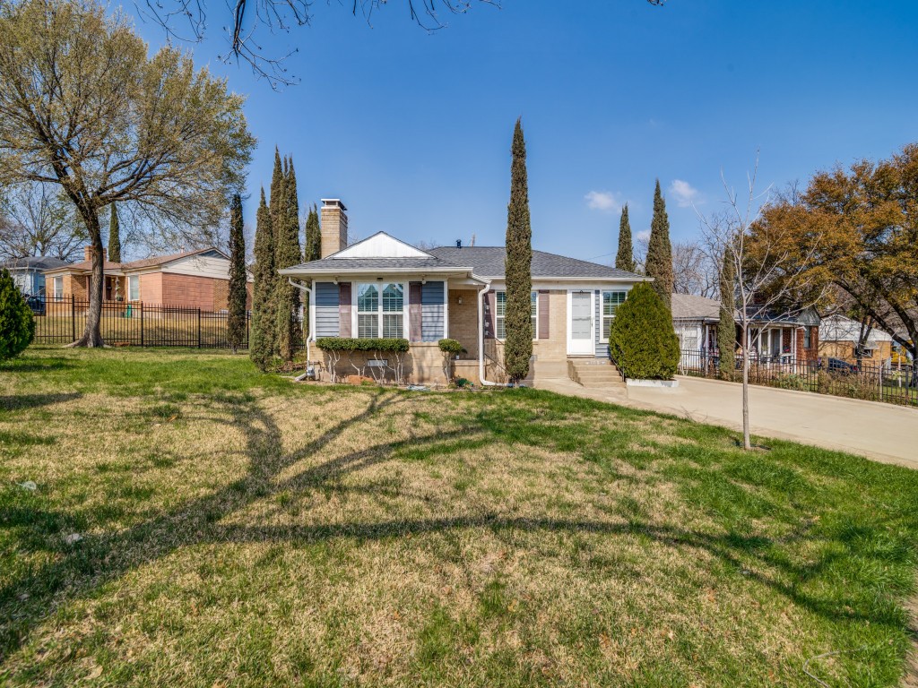 705 Reverchon Drive Dallas TX 75211