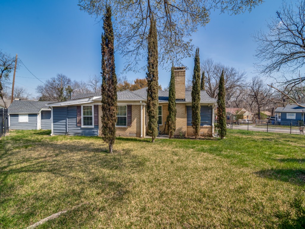 705 Reverchon Drive Dallas TX 75211