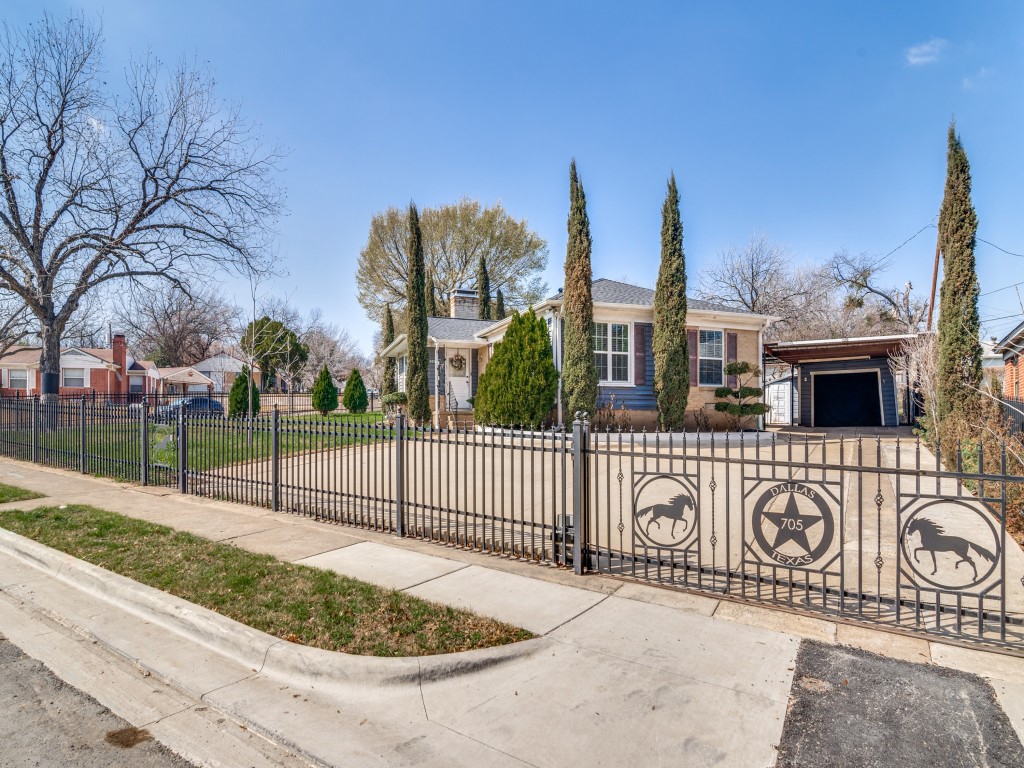 705 Reverchon Drive Dallas TX 75211