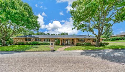 2402 White Street Clifton TX 76634