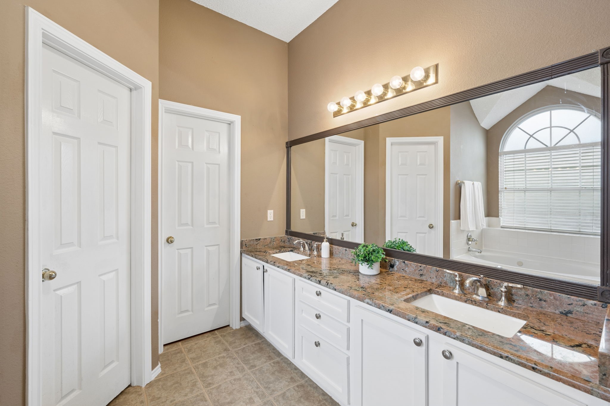 2676 Bent Tree Drive Hurst TX 76054