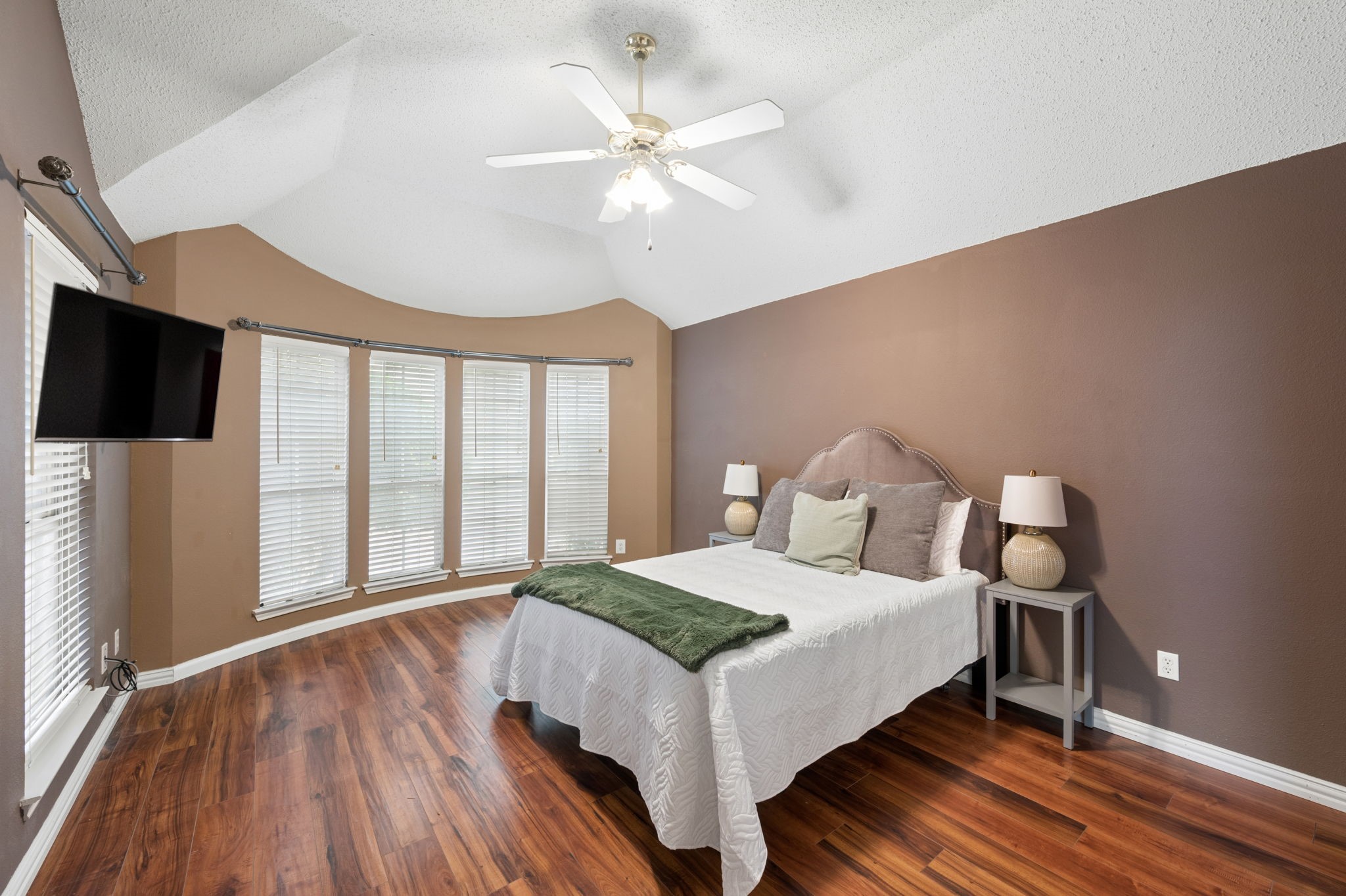 2676 Bent Tree Drive Hurst TX 76054