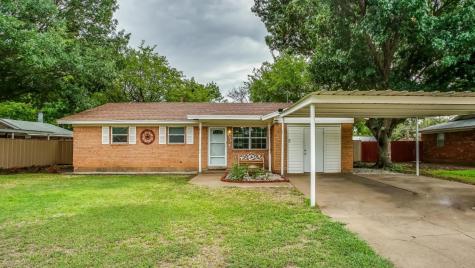 907 W Howard Street Olney TX 76374