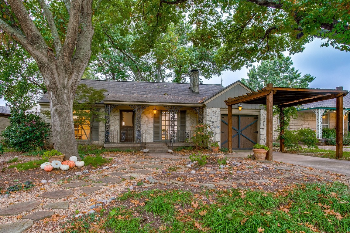 2218 Lawndale Drive Dallas TX 75211