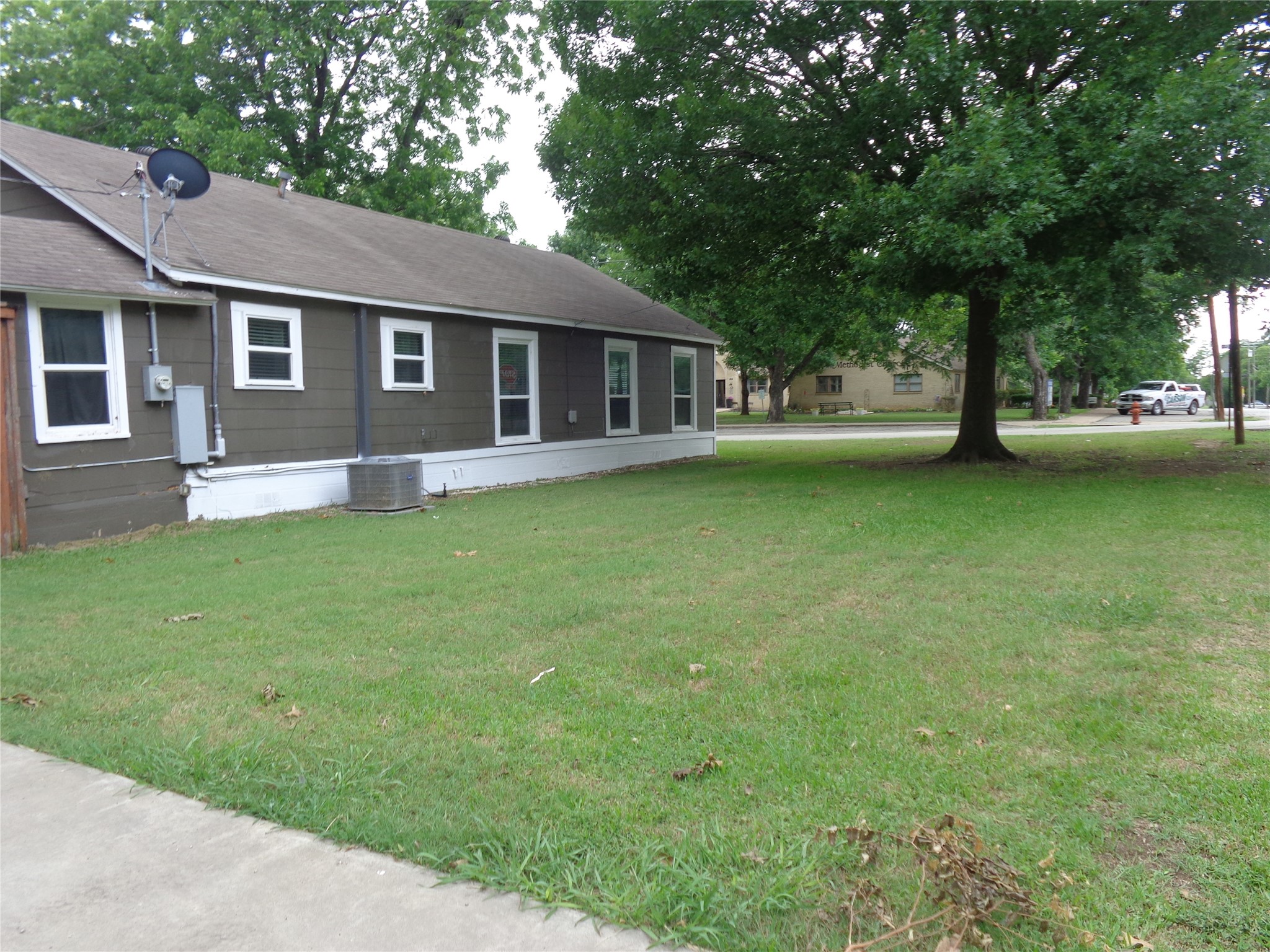 301 S 4th Street Grandview TX 76050