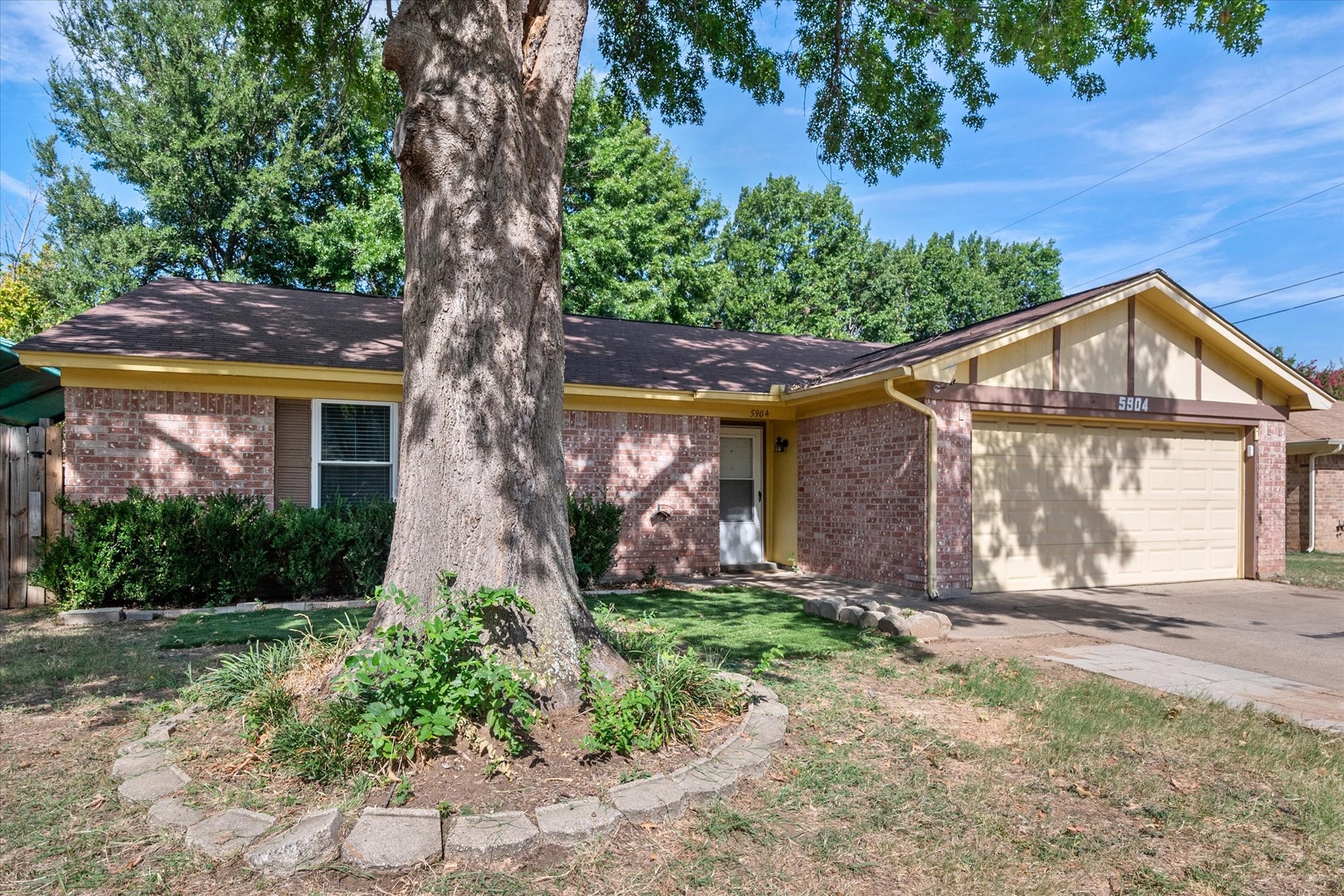 5904 Crepe Myrtle Drive Arlington TX 76017