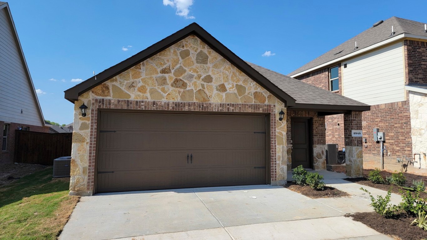 3945 Oak Creek Circle Denison TX 75020
