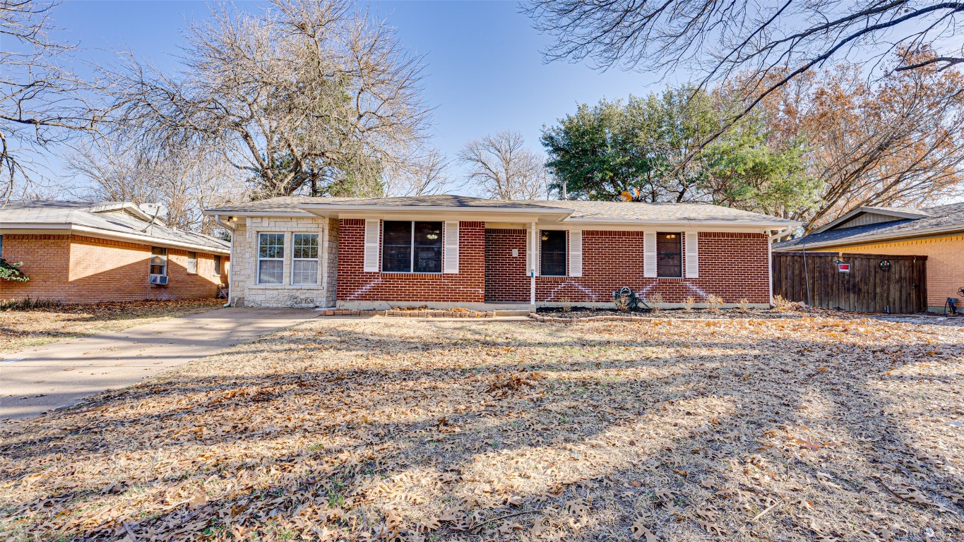 1600 Nichols Street Ennis TX 75119