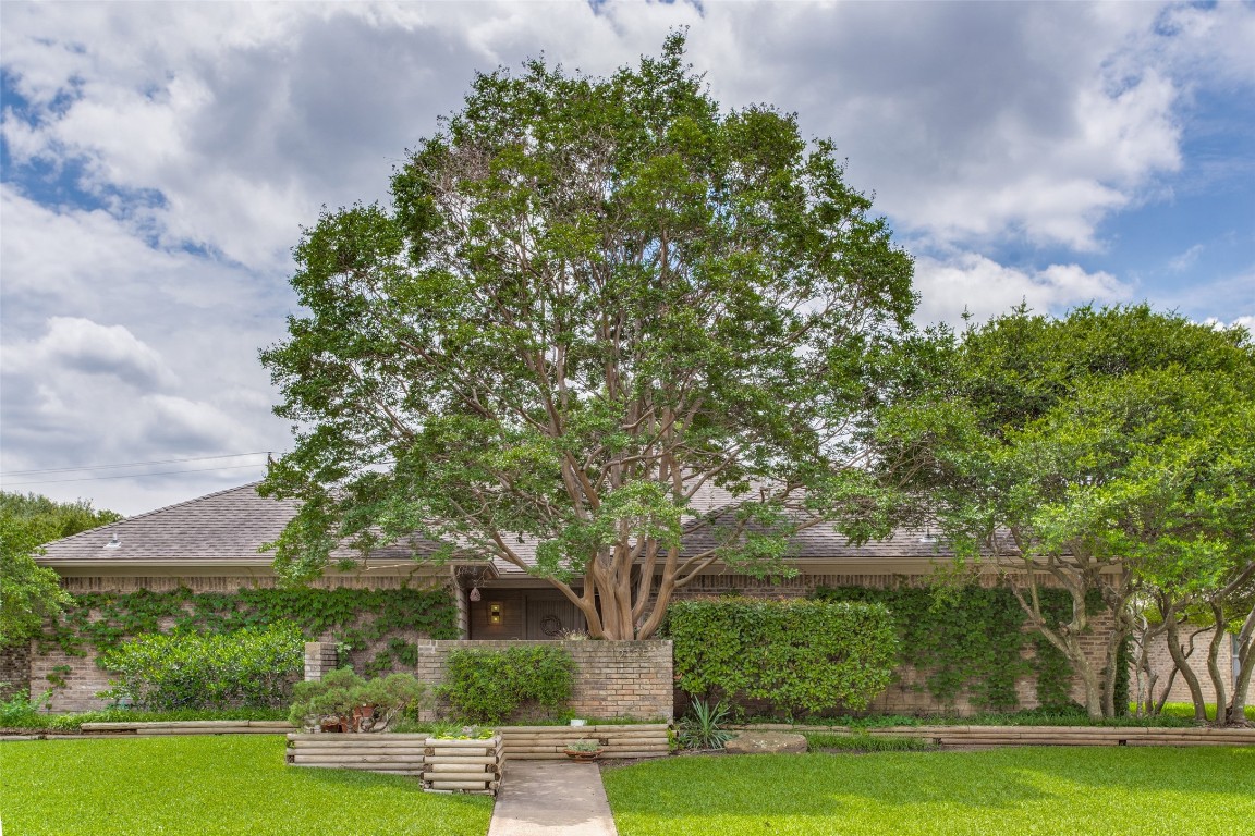 12125 Cross Creek Drive Dallas TX 75243